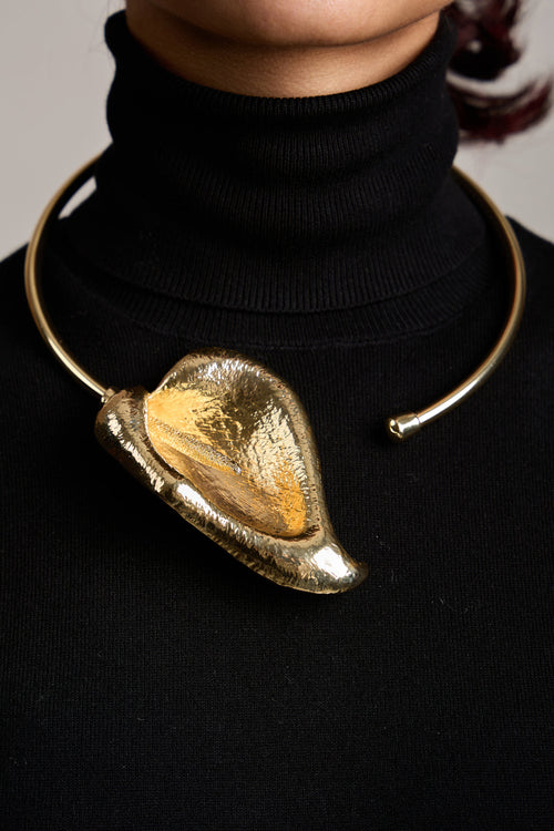 Statement Leaf Choker
